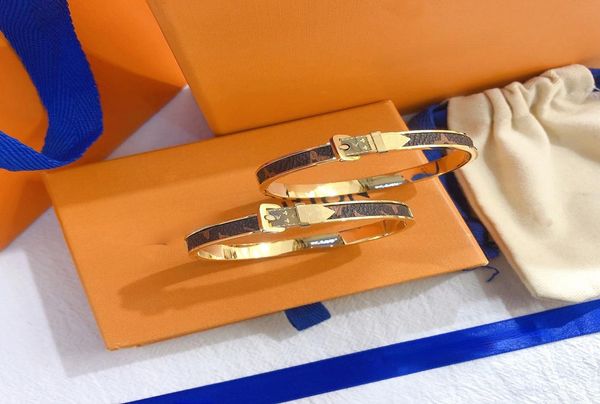 new style bracelets women bangle designer letter jewelry faux leather 18k gold plated stainless steel womens wristband wedding gif3034222, Black
new style bracelets women bangle designer letter jewelry faux leather 18k gold plated stainless steel womens wristband wedding gif3034222, Black