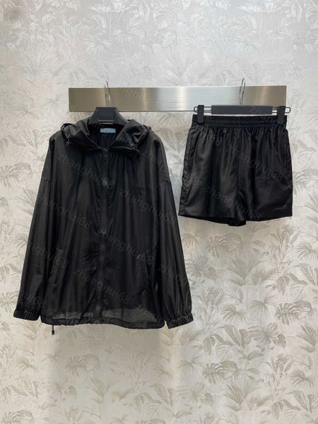 23ss womens designer clothing casual suit women shorts sets hooded zipper embroidery long sleeve anti-suntan clothing elastic waist shorts s, White
23ss womens designer clothing casual suit women shorts sets hooded zipper embroidery long sleeve anti-suntan clothing elastic waist shorts s, White