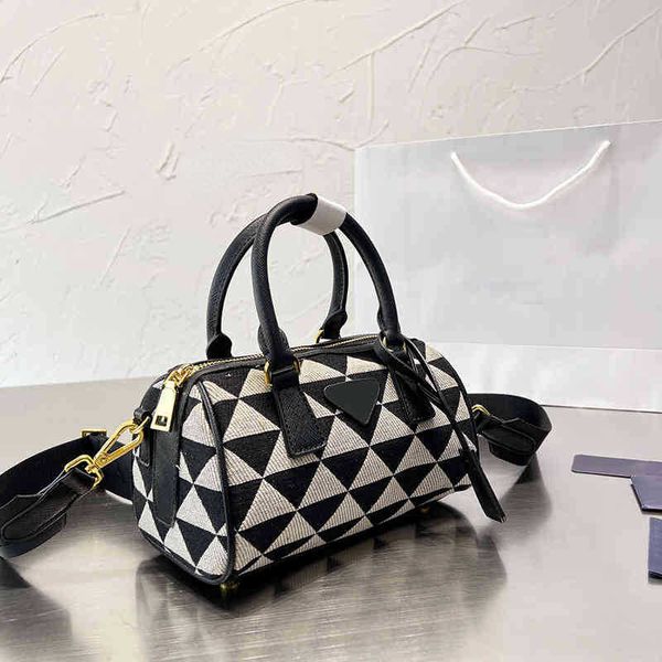 triangle print designer bag p letter pillow bags luxury shoulder bags women fashion canvas crosbody handbag wide strap crossbody wallet 2209
triangle print designer bag p letter pillow bags luxury shoulder bags women fashion canvas crosbody handbag wide strap crossbody wallet 2209