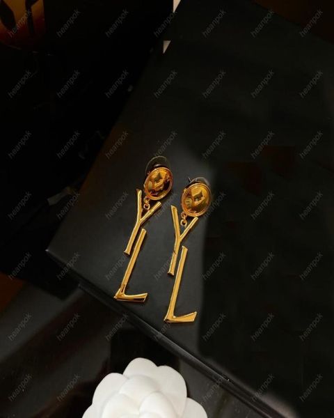 fashion designer earrings for women jewelry gold letter hoop earring womens designers stud earring party wedding ear studs pendant2480494, Silver
fashion designer earrings for women jewelry gold letter hoop earring womens designers stud earring party wedding ear studs pendant2480494, Silver
