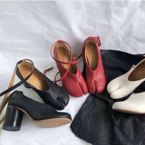 new pumps dress shoes women split toe ninja tabi ankle wrap buckle strap brand design 7.5cm high heel woman shallow round 1219, Black
new pumps dress shoes women split toe ninja tabi ankle wrap buckle strap brand design 7.5cm high heel woman shallow round 1219, Black