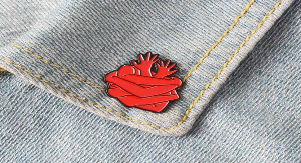 organ heart enamel pins badges bloodthirsty hug brooches dark red arms lapel pin denim shirt collar punk fashion jewelry gift9441638, Blue
organ heart enamel pins badges bloodthirsty hug brooches dark red arms lapel pin denim shirt collar punk fashion jewelry gift9441638, Blue