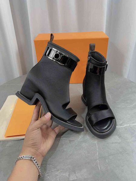 authentic leather moonlight ankle boots womens sole boot designers open toe booties square heel boots lady wedding party 22s show, Black
authentic leather moonlight ankle boots womens sole boot designers open toe booties square heel boots lady wedding party 22s show, Black