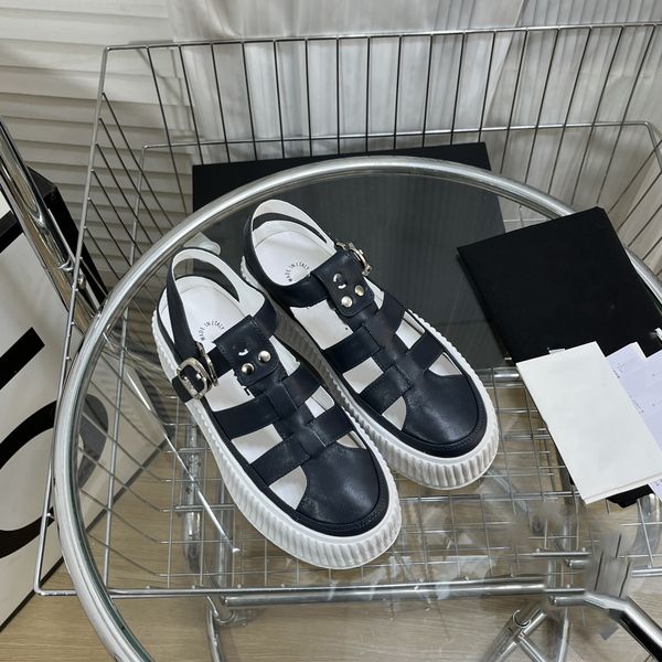 designer beach shoes luxury cc sandals fashion slippers women classic shoe leather outdoor slides summer
designer beach shoes luxury cc sandals fashion slippers women classic shoe leather outdoor slides summer
