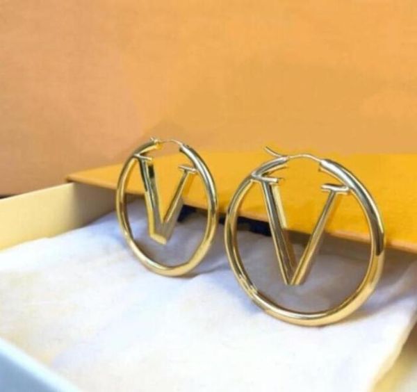 luxury 18k gold lady large loop earrings elegant women charm hoop earrings fashion designer jewelry brand ear studs with gift box3106828, Golden;silver
luxury 18k gold lady large loop earrings elegant women charm hoop earrings fashion designer jewelry brand ear studs with gift box3106828, Golden;silver