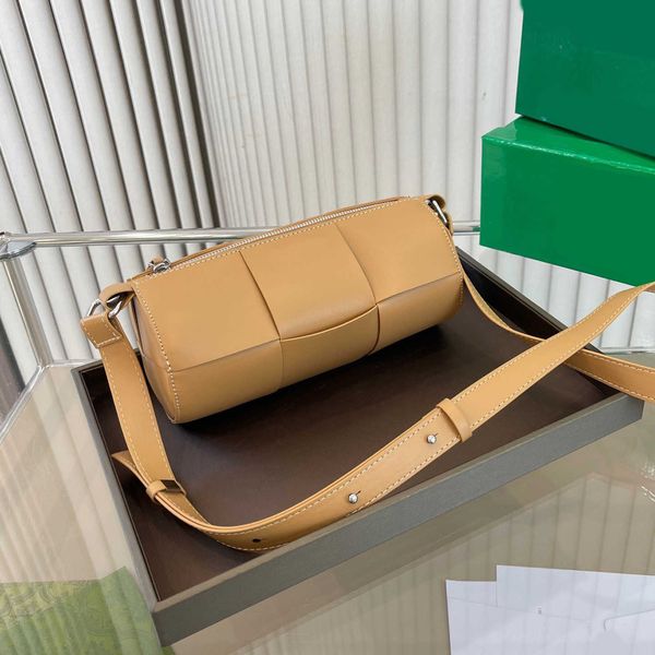 cylinder designer bags women men drum shoulder bags crossbody purse portable fine chain high-capacity round bag 230524
cylinder designer bags women men drum shoulder bags crossbody purse portable fine chain high-capacity round bag 230524