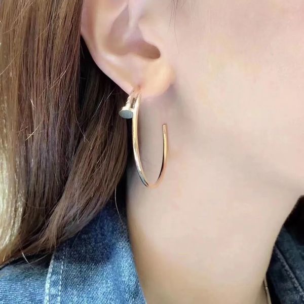 luxury big gold hoop earrings for lady women ca girls ear studs set designer jewelry earring valentine's day gift engagement for bride2, Golden;silver
luxury big gold hoop earrings for lady women ca girls ear studs set designer jewelry earring valentine's day gift engagement for bride2, Golden;silver