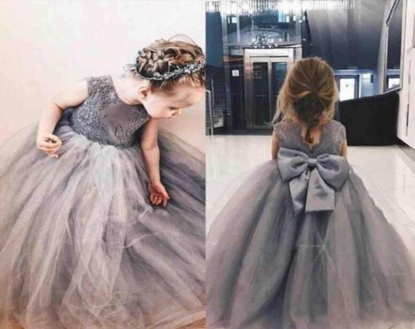 2019 grey princess flower girl dresses jewel big bowl lace applique girls pageant dresses for toddlers children a line kids birthd9702494, White;blue
2019 grey princess flower girl dresses jewel big bowl lace applique girls pageant dresses for toddlers children a line kids birthd9702494, White;blue