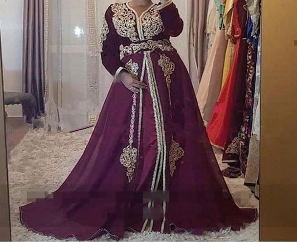 2020 moroccan kaftan long sleeves evening dresses v neck muslim beaded gold lace appliques saudi arabic prom gowns formal abendkle3664290, Black;red
2020 moroccan kaftan long sleeves evening dresses v neck muslim beaded gold lace appliques saudi arabic prom gowns formal abendkle3664290, Black;red
