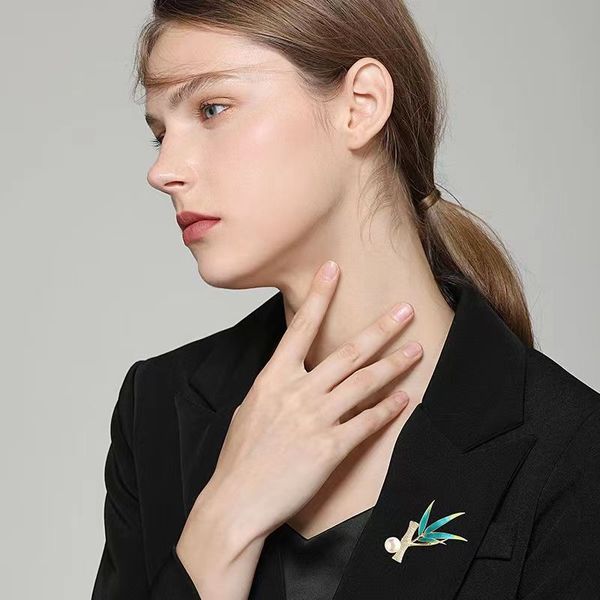 black and white with rich bamboo brooch temperament accessories women's suit autumn and winter pin brooch anti gloss silk scarf button, Gray
black and white with rich bamboo brooch temperament accessories women's suit autumn and winter pin brooch anti gloss silk scarf button, Gray
