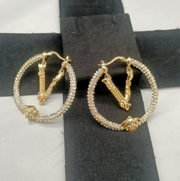 simple 18k gold plated 925 silver luxury brand designers letters stud big round geometric famous women circle crystal rhinestone e8803885, Golden;silver
simple 18k gold plated 925 silver luxury brand designers letters stud big round geometric famous women circle crystal rhinestone e8803885, Golden;silver