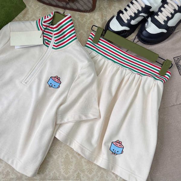 23ss womens designer clothing skirt set shirt suit stand collar color thread contrast color half zip polo shirt high waist mini half skirt s, White
23ss womens designer clothing skirt set shirt suit stand collar color thread contrast color half zip polo shirt high waist mini half skirt s, White
