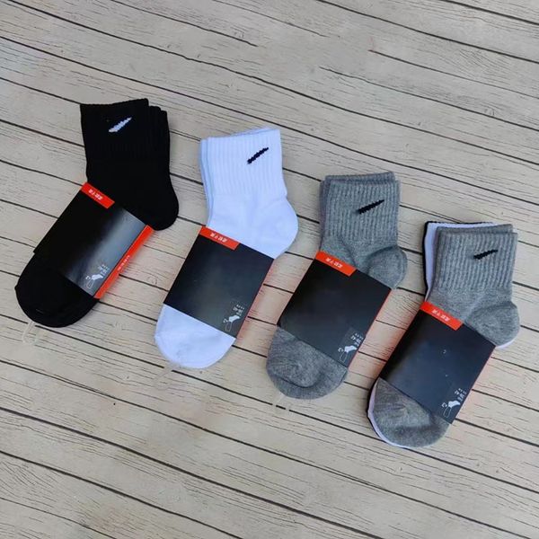 mens socks fashion women and men socking letter breathable black and white cotton ootball basketball sports sock wholesale uniform size
mens socks fashion women and men socking letter breathable black and white cotton ootball basketball sports sock wholesale uniform size