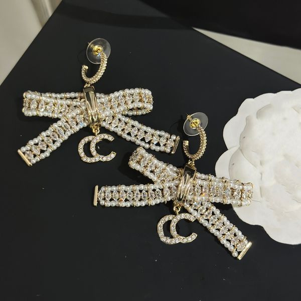 classic luxury stud earing designer for women earrings jewelry letter ccity woman gold earring 1542, Golden;silver
classic luxury stud earing designer for women earrings jewelry letter ccity woman gold earring 1542, Golden;silver