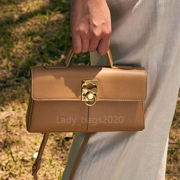 cafunes bag shoulder handbag designer handle luxury women leather stance wallet stand handheld clamshell lychee pattern messenger trapezoida
cafunes bag shoulder handbag designer handle luxury women leather stance wallet stand handheld clamshell lychee pattern messenger trapezoida