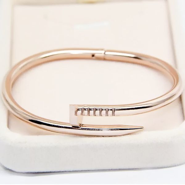 bracelet 316l titanium steel love bracelet bracelet women's and men's bracelet gold and silver rose luxury jewelry gift band box, Golden;silver
bracelet 316l titanium steel love bracelet bracelet women's and men's bracelet gold and silver rose luxury jewelry gift band box, Golden;silver