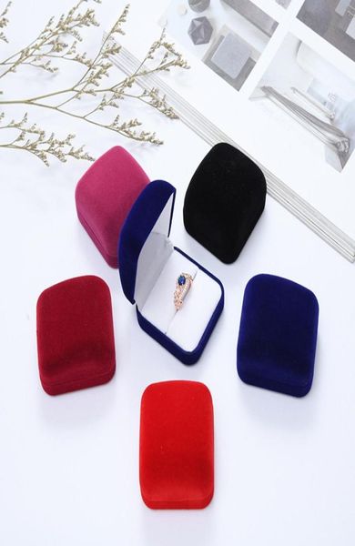 fashion small red black blue velvet blocked jewelry package box case insert ring stud earrings storage packaging gift boxes 5433312, Black;white
fashion small red black blue velvet blocked jewelry package box case insert ring stud earrings storage packaging gift boxes 5433312, Black;white