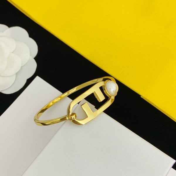 2023 designer bracelet bracelets designer for women golden silver bracelet pearl bracelet 2088