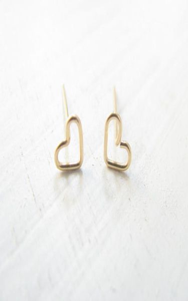 10pairs s026 gold silver tiny line hollow out heart studs earrings simple wire wrapped open love heart stud earrings jewelry8857724, Golden;silver
10pairs s026 gold silver tiny line hollow out heart studs earrings simple wire wrapped open love heart stud earrings jewelry8857724, Golden;silver