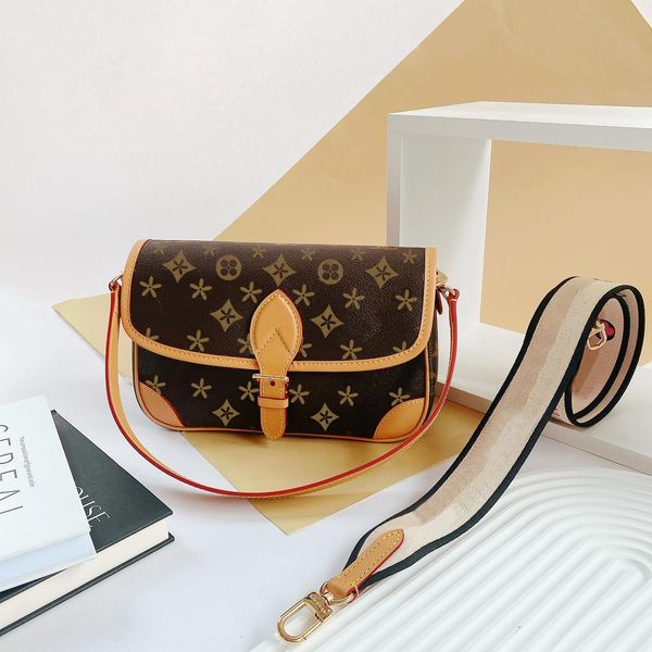 womens m45985 m46386 handbags genuine leather luxury designer shoulder clutch diane bag envelope baguette cross body bag wallets strap lugga
womens m45985 m46386 handbags genuine leather luxury designer shoulder clutch diane bag envelope baguette cross body bag wallets strap lugga