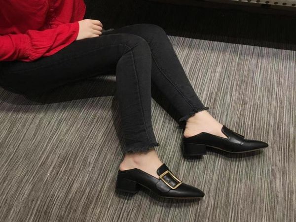 2021020301y 40 black cream genuine leather calf skin gold buckle chunky kitten heel slides shoes 2ways 4cm3523783
2021020301y 40 black cream genuine leather calf skin gold buckle chunky kitten heel slides shoes 2ways 4cm3523783