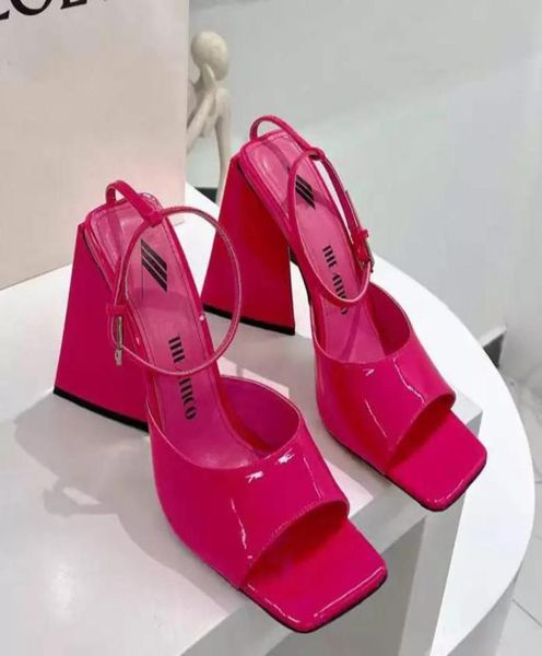 22ss theattico summer thick satin sandals triangular heel square toes slippers cutout dress sandals shoes dinner party slides wome5286543, Black
22ss theattico summer thick satin sandals triangular heel square toes slippers cutout dress sandals shoes dinner party slides wome5286543, Black