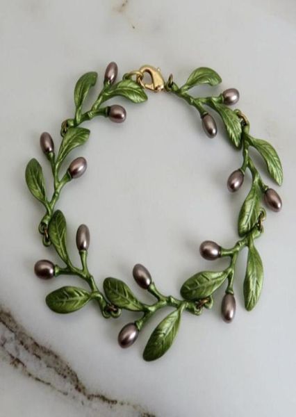 charm bracelets csxjd 2021 imitation pearls olive leaves alloy bake lacquer women vintage bracelet jewelry2547794, Golden;silver
charm bracelets csxjd 2021 imitation pearls olive leaves alloy bake lacquer women vintage bracelet jewelry2547794, Golden;silver