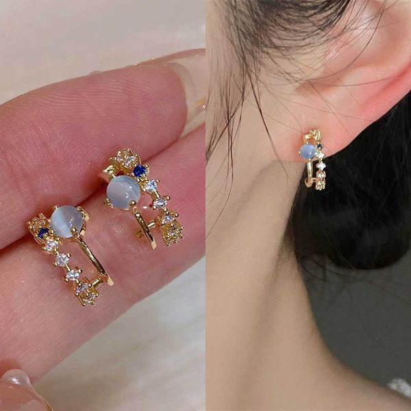 pendant necklaces charm lats 2022 new trendy french retro opal zircon earrings for women gril grace stud earring fashion elegant jewelry par, Silver
pendant necklaces charm lats 2022 new trendy french retro opal zircon earrings for women gril grace stud earring fashion elegant jewelry par, Silver