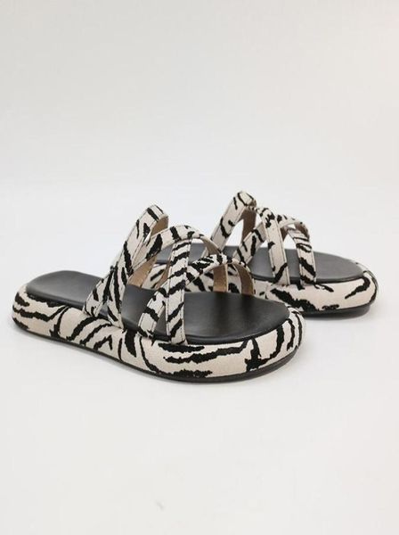 slippers weibate 2021 summer zebra flatform slide woman thin strips sandals flat sandalias mujer beach ladies thick sole slides7452016, Black
slippers weibate 2021 summer zebra flatform slide woman thin strips sandals flat sandalias mujer beach ladies thick sole slides7452016, Black