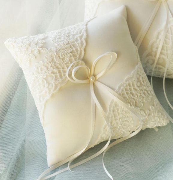 2019 new elegant delicate two size bridal ring pillow ivory satin wedding ceremony ring pillows with bow8943332
2019 new elegant delicate two size bridal ring pillow ivory satin wedding ceremony ring pillows with bow8943332