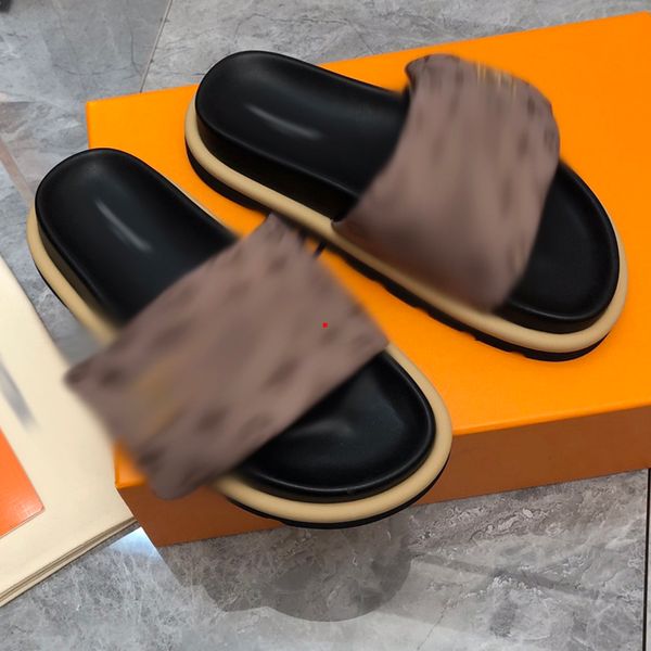 2023 fashion luxury designer leather ladies sandals summer flat shoes fashion beach women slippers drag 35-40 sandales summer slides -208, Black
2023 fashion luxury designer leather ladies sandals summer flat shoes fashion beach women slippers drag 35-40 sandales summer slides -208, Black