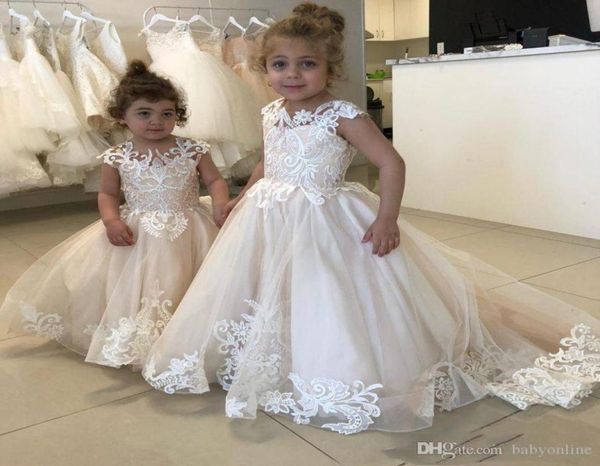 new elegant lace applique flower girl dresses for wedding buttons back toddler pageant gowns tulle sweep train kids communion dres7848858, White;blue
new elegant lace applique flower girl dresses for wedding buttons back toddler pageant gowns tulle sweep train kids communion dres7848858, White;blue