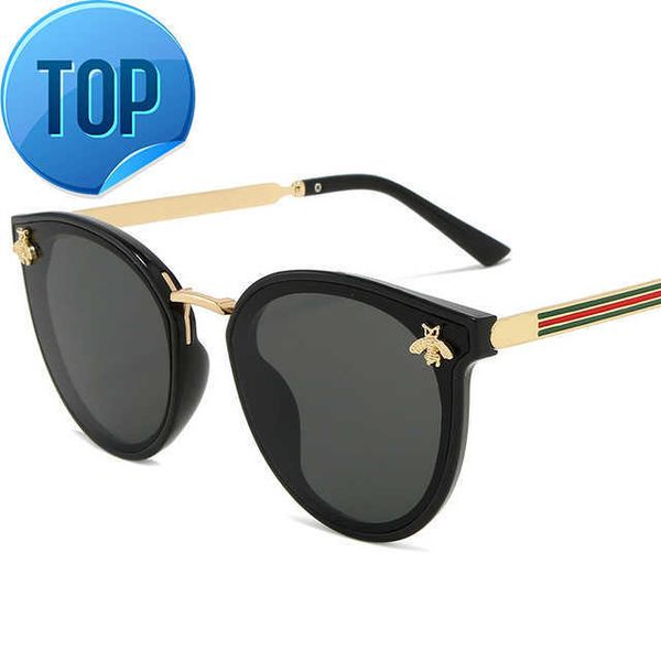 2021 luxury bee fashion for women sunglasses men square brand design sun glasses oculos retro male iron, White;black
2021 luxury bee fashion for women sunglasses men square brand design sun glasses oculos retro male iron, White;black