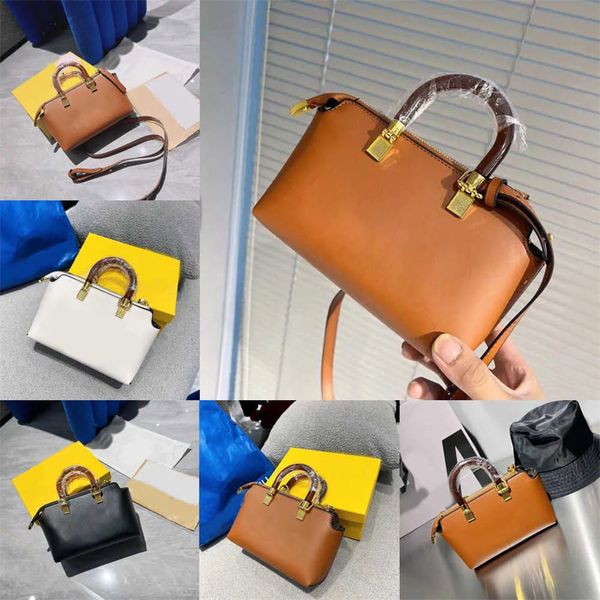 2023 luxury handbag pillow bag women designer cross body packs classic high capacity shoulder bags female leather brand crossbody purses fas
2023 luxury handbag pillow bag women designer cross body packs classic high capacity shoulder bags female leather brand crossbody purses fas