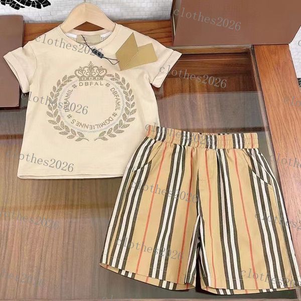 kid clothing sets letter pattern boys girls tracksuit summer short sleeve tees shorts sets luxury designer t-shirts shorts kids sportsuits, White
kid clothing sets letter pattern boys girls tracksuit summer short sleeve tees shorts sets luxury designer t-shirts shorts kids sportsuits, White