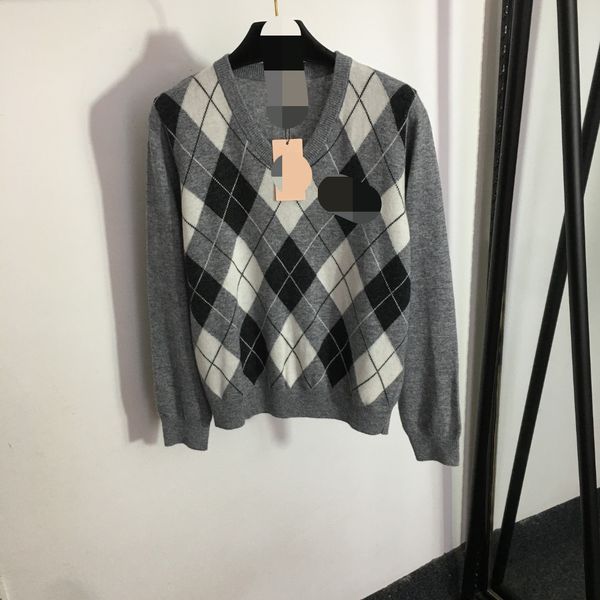 501 l 2023 summer sweaters women's pullover sweater gray striped v neck long sleeve brand same style women's 20233170, White;black
501 l 2023 summer sweaters women's pullover sweater gray striped v neck long sleeve brand same style women's 20233170, White;black