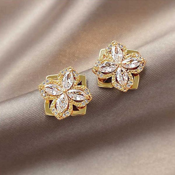 pendant necklaces charm lats luxury rotatable windmill zircon flower earrings for women fourleaf clover stud earring female fashion elegant, Silver
pendant necklaces charm lats luxury rotatable windmill zircon flower earrings for women fourleaf clover stud earring female fashion elegant, Silver