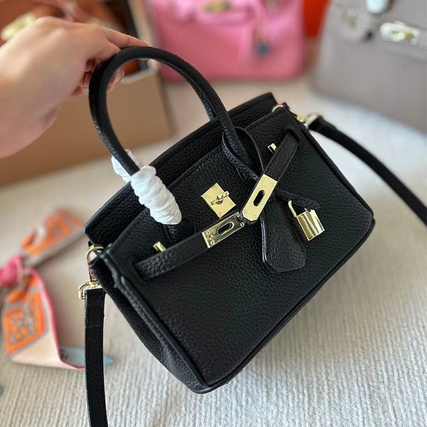 mini totes handbags designer womens crossbody bags cute ladies beach bag summer pink white tote gold hardware with strap 20cm
mini totes handbags designer womens crossbody bags cute ladies beach bag summer pink white tote gold hardware with strap 20cm