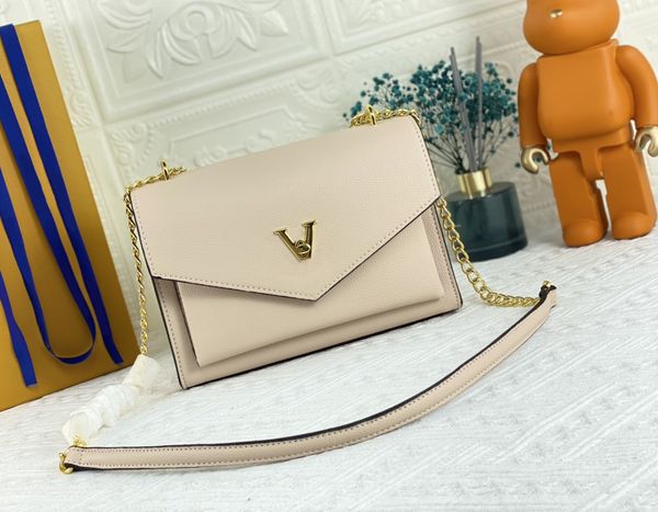 designer womens shoulder bags luxury mylockme bb handbags quality leather flowers letters chain bag ladies fashion metal digram crossbody ma
designer womens shoulder bags luxury mylockme bb handbags quality leather flowers letters chain bag ladies fashion metal digram crossbody ma