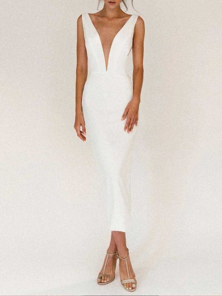 women lady v-neck pencil dress solid color backless spaghetti strap bodycon slim slip dress summer beach sundress, White;black
women lady v-neck pencil dress solid color backless spaghetti strap bodycon slim slip dress summer beach sundress, White;black