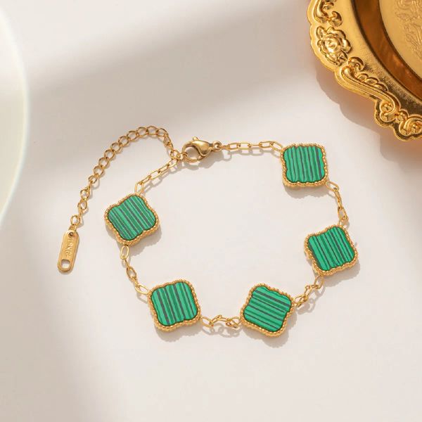 van clover bracelet luxury designer jewelry four leaf bracelets 18k gold silver plate agate diamond fashion van love charm chain for women w, Golden;silver
van clover bracelet luxury designer jewelry four leaf bracelets 18k gold silver plate agate diamond fashion van love charm chain for women w, Golden;silver