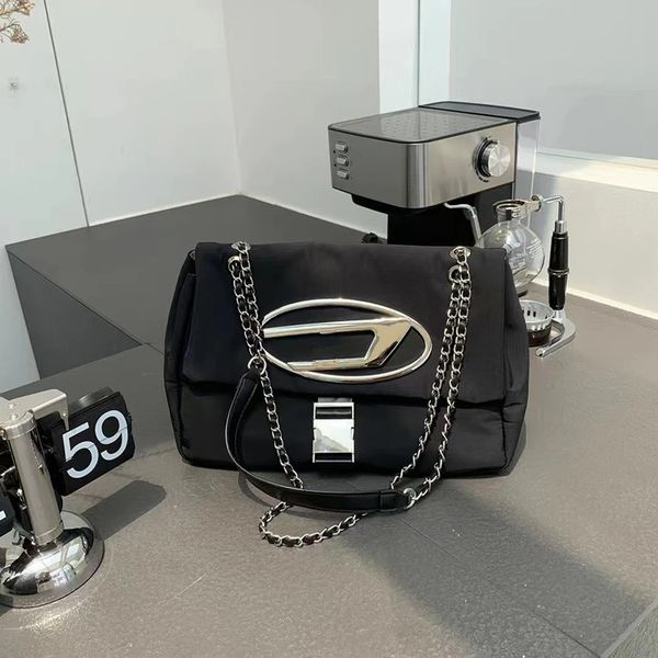 large capacity nylon canvas chain bag for women fashion trend motorcycle style tote bag for one shoulder crossbody bag
large capacity nylon canvas chain bag for women fashion trend motorcycle style tote bag for one shoulder crossbody bag