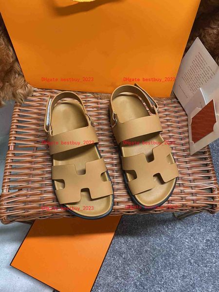 2023 summer new couple shoes luxury designer men's and women's sandals simple and comfortable beach shoes size 35-46, Black
2023 summer new couple shoes luxury designer men's and women's sandals simple and comfortable beach shoes size 35-46, Black