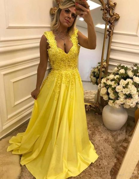 2018 yellow prom dress lace appliques pearls evening dress with bow evening party formal gown vestido de festa3590712, Black
2018 yellow prom dress lace appliques pearls evening dress with bow evening party formal gown vestido de festa3590712, Black