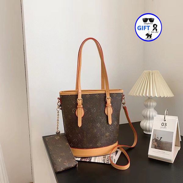 designer bag tote bag 2-piece set high-quality bag women's leather handbag designer women's clutch bag retro shoulder bucket bag p
designer bag tote bag 2-piece set high-quality bag women's leather handbag designer women's clutch bag retro shoulder bucket bag p