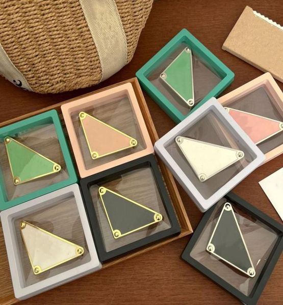 2021 europe us women designers hair clips triangle white black pink green luxury barrettes for girlfriends heavy metal quality hai2691884, Golden;silver
2021 europe us women designers hair clips triangle white black pink green luxury barrettes for girlfriends heavy metal quality hai2691884, Golden;silver
