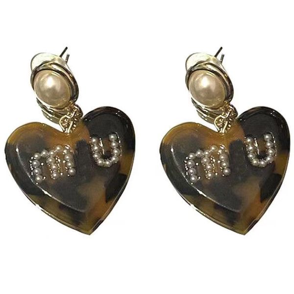 miu french vintage brown milk white letter heart heart heart earrings earrings female resin earrings, Golden;silver
miu french vintage brown milk white letter heart heart heart earrings earrings female resin earrings, Golden;silver