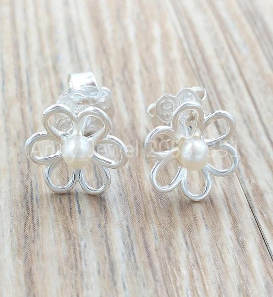 maggie earrings with pearl stud bear jewelry 925 sterling fits european jewelry style gift andy jewel 2148035301237052, Golden;silver
maggie earrings with pearl stud bear jewelry 925 sterling fits european jewelry style gift andy jewel 2148035301237052, Golden;silver