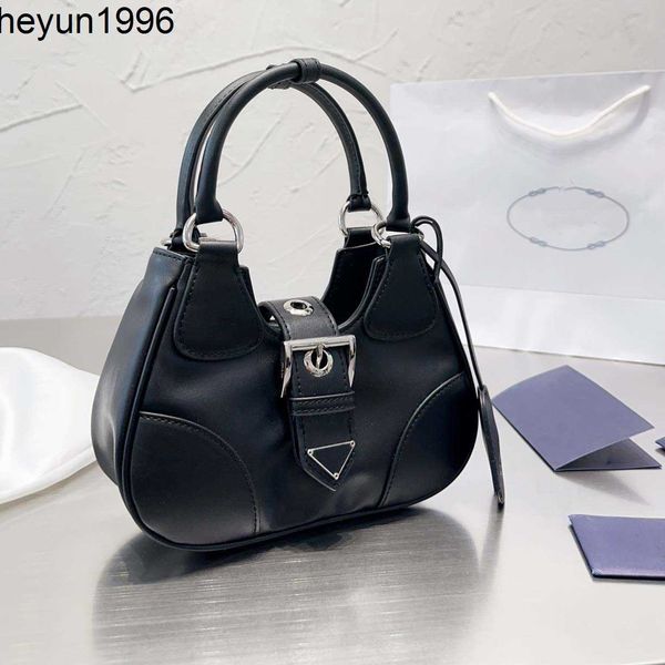 2023 shoulder bags designer bags ss23 blue black white luxurys designers bag women handbags leather totes cute half moon hand fashion messen
2023 shoulder bags designer bags ss23 blue black white luxurys designers bag women handbags leather totes cute half moon hand fashion messen