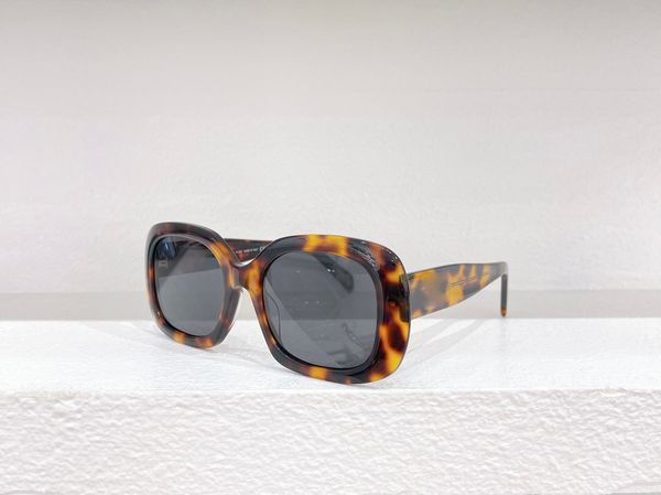 womens sunglasses for women men sun glasses mens fashion style protects eyes uv400 lens with random box and case 40262u, White;black
womens sunglasses for women men sun glasses mens fashion style protects eyes uv400 lens with random box and case 40262u, White;black